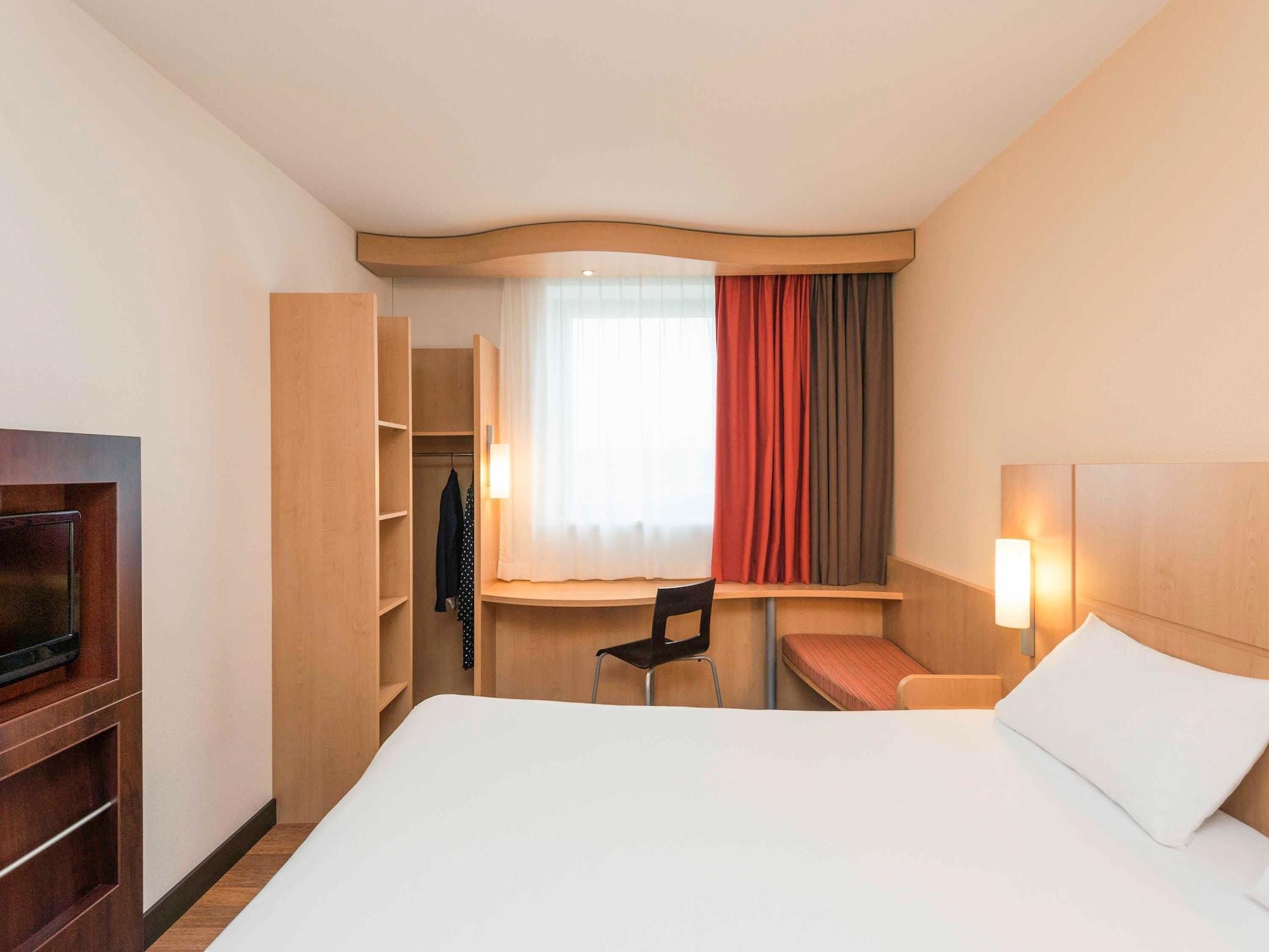 Hotel ibis Esch Belval Exterior foto