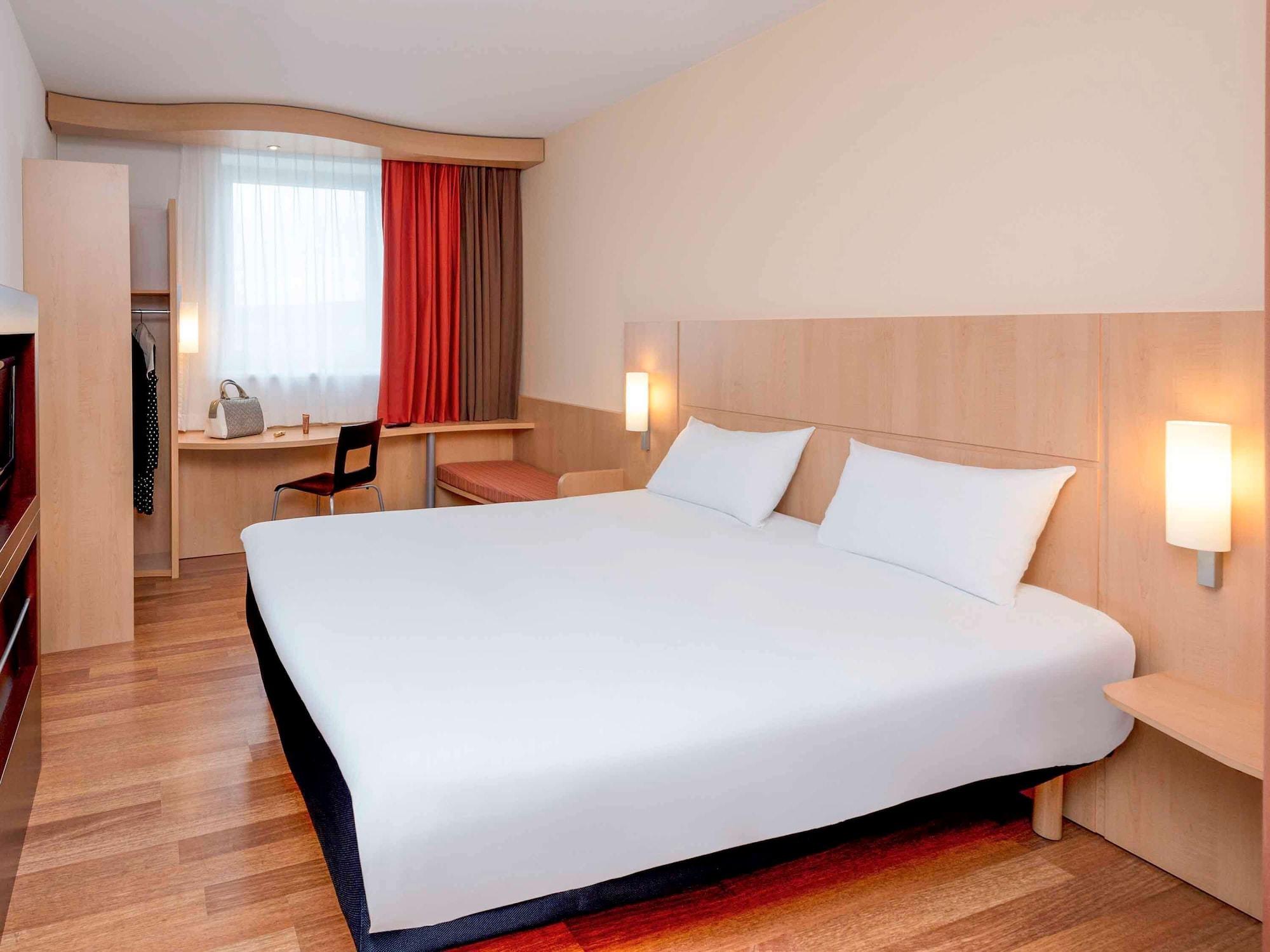 Hotel ibis Esch Belval Exterior foto