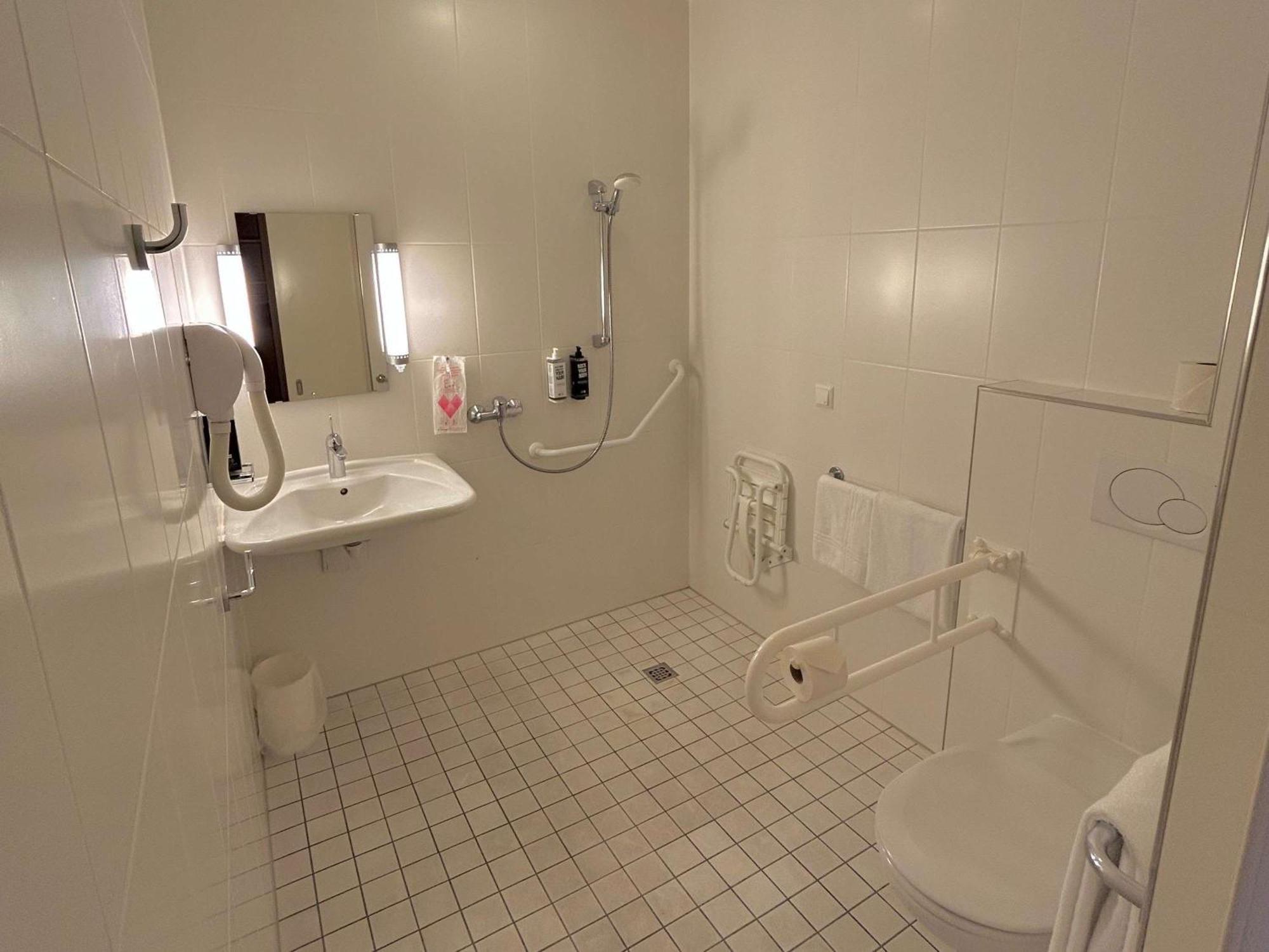 Hotel ibis Esch Belval Exterior foto