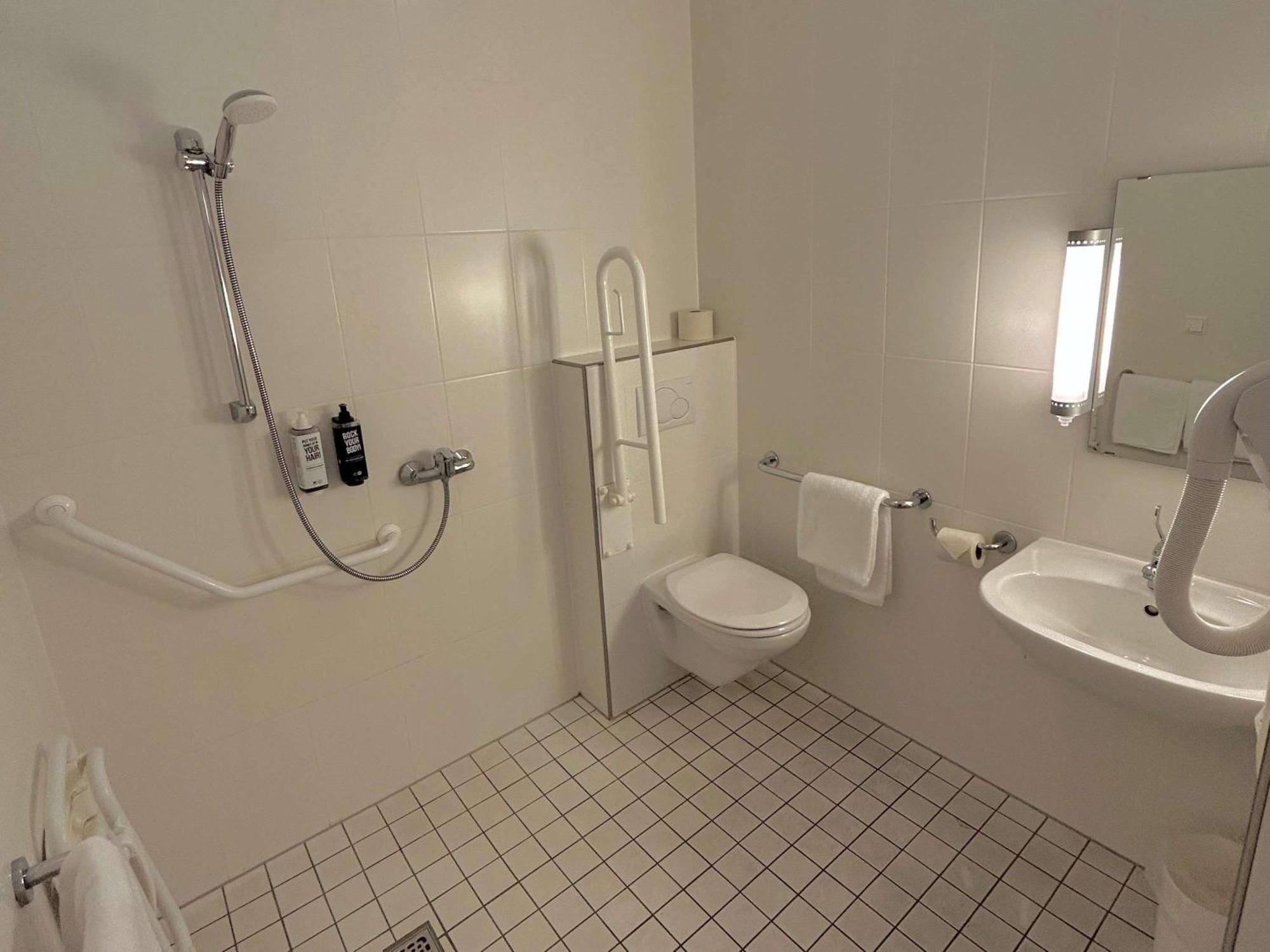 Hotel ibis Esch Belval Exterior foto