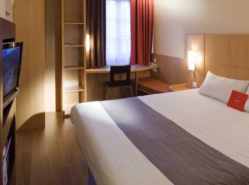 Hotel ibis Esch Belval Exterior foto