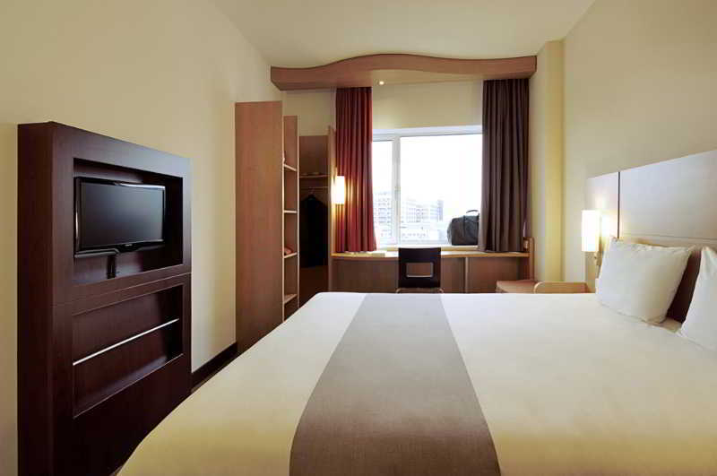 Hotel ibis Esch Belval Exterior foto